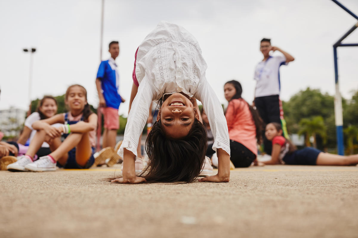 Niños de Colombia que participan en Gestores de Paz realizan actividades que promueven el desarrollo de una cultura de paz