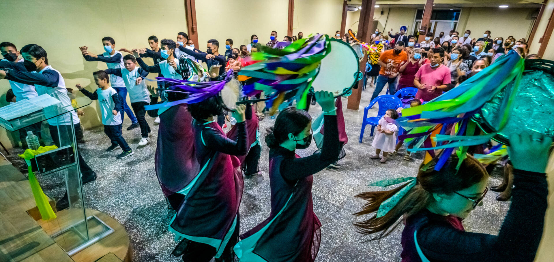 Melisica encontró un hogar cristiano cuando visitó la iglesia. (©2022 World Vision/foto de Jon Warren)