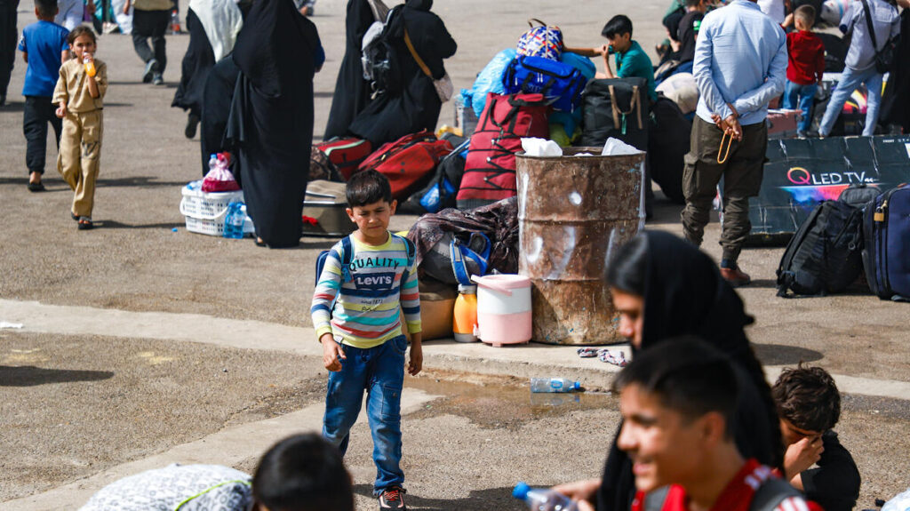 Repatriados afganos de Irán - Frontera Islam Qala